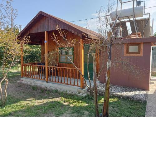 Bungalow with access to a large garden near beach