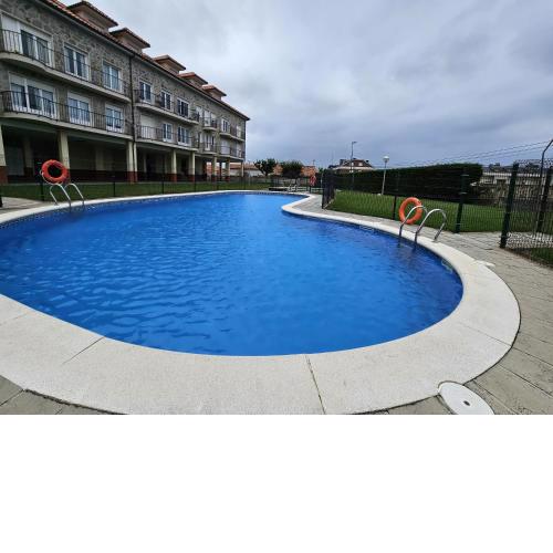 C12A01 Coqueto apartamento con piscina y garaje