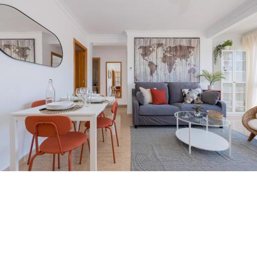 C27 Great 3 Bedroom Apt Close to Center