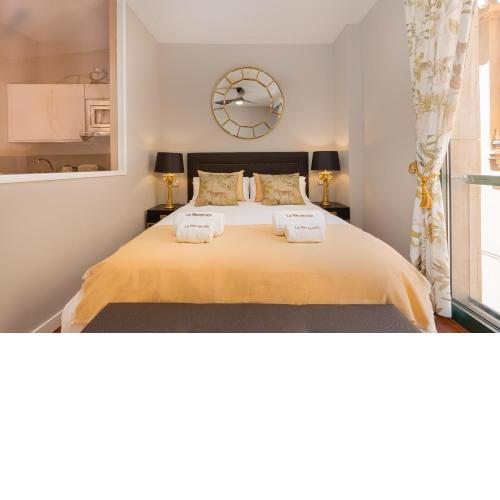 C31 Deluxe Apartment into Cathedral Square