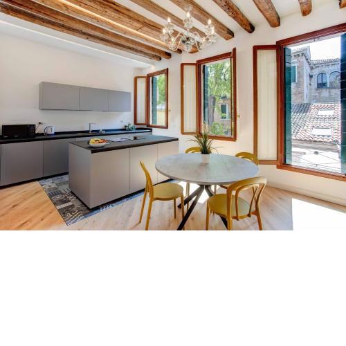 Cà del Glicine - charming apartment on the canal