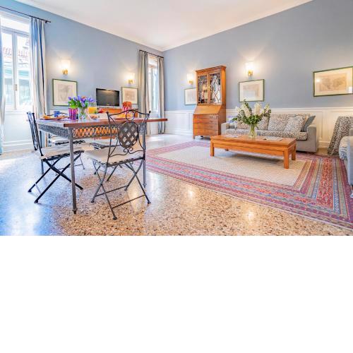 Ca' Grassi 1 Venetian Apartment