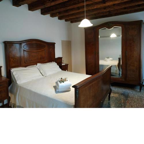 Ca Marga Cannaregio - Central Venetian Style 2 bedroom apartment