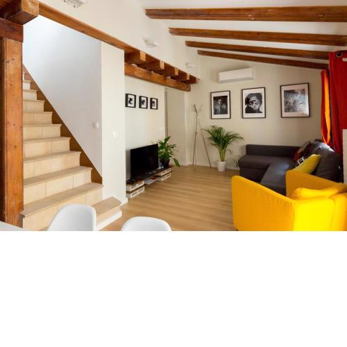 CA3 - Duplex de dos dormitorios en el Centro Histórico con garaje