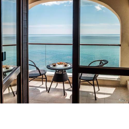 Cabacum Plaza Beach Apartments - High-Speed WiFi