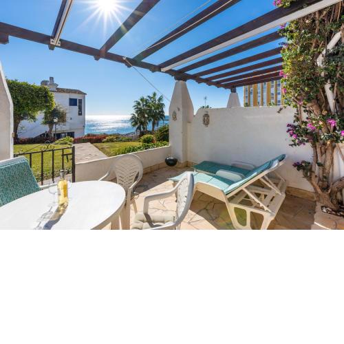 Calahonda Beach II First line apartment in Calahonda
