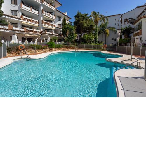 Calahonda flat with pool Ref 91