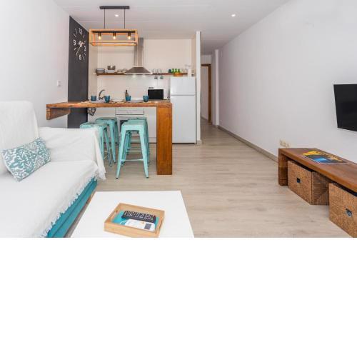 Calan blanes park 2adults 4children