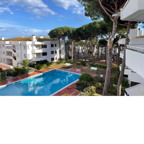 Calella - La Pineda Walking distance to Beach w swimming pool & parking