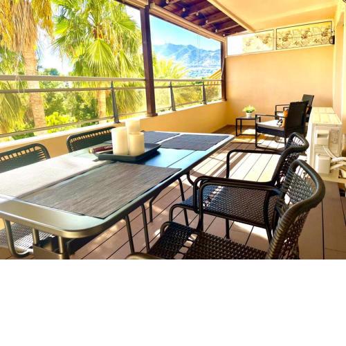 Cálido apartamento con gran terraza y vistas a 600 metros del mar