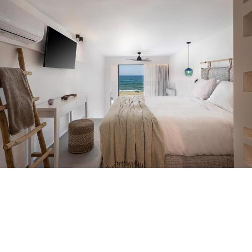 Calla Luxury Seafront Suites