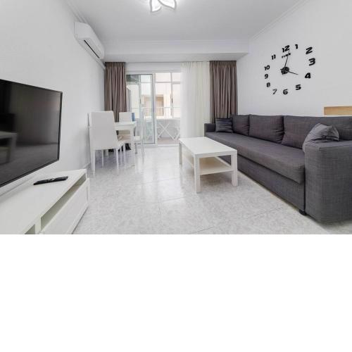 Calle Concordia,two bedroom apartment, up to 6 guests, near Del Cura beach,supermarket Mercadona and central bus station
