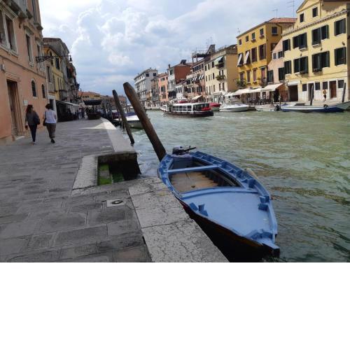 Calle Rielo great canal view