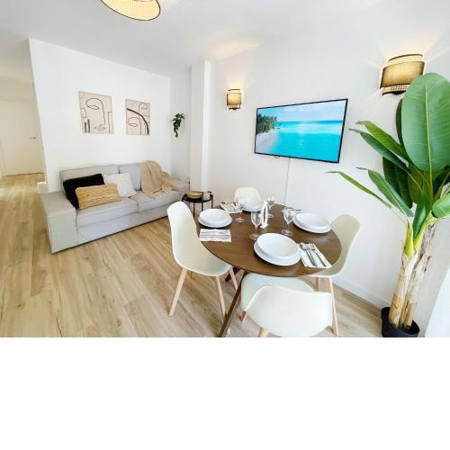 Calm Apartments Estepona Beach: Location, beach & old town