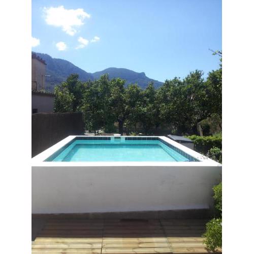 CALM HOUSE