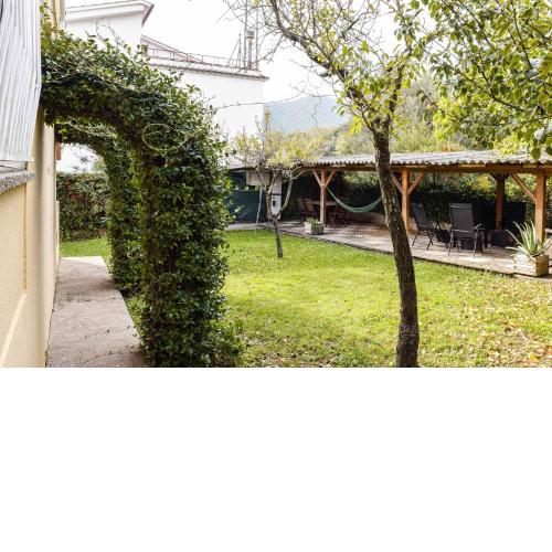 Can Camps Besalú Alojamiento con jardín privado