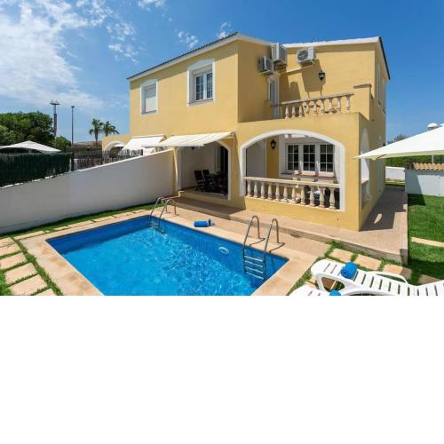 Can Esmō! 6 hosts, 3 bedrooms and a private pool