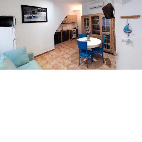 Can Trafalgar - Casita en pueblo marinero