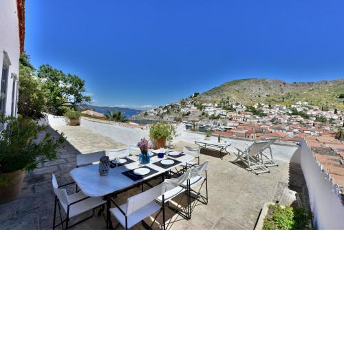 Captain's House - Hydra 1800