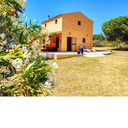 Captivating 2 Bed Country House in Villablanca