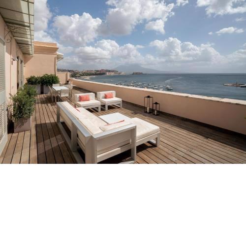 Caracciolo 13 Rooftop & Suites