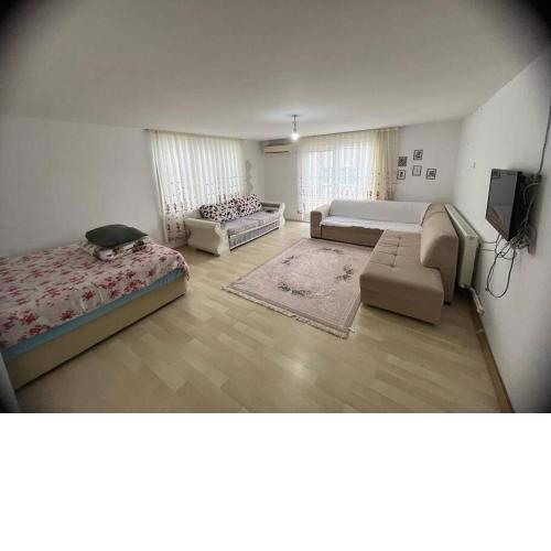 Çarşı İçinde , Teraslı 1+1 Daire