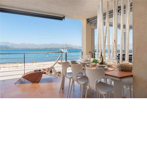 Cas Carboner Beach House by BeBreeze
