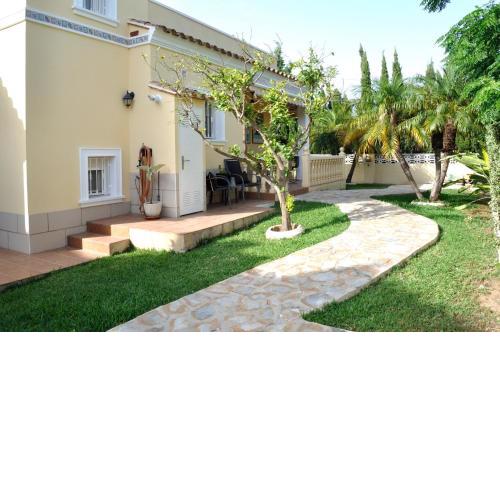 Casa 3 dormitorios piscina comunitaria