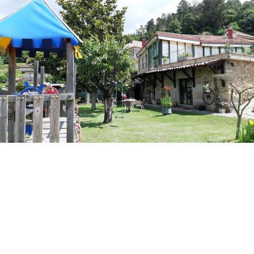 Casa A Chairiña y A Revolta