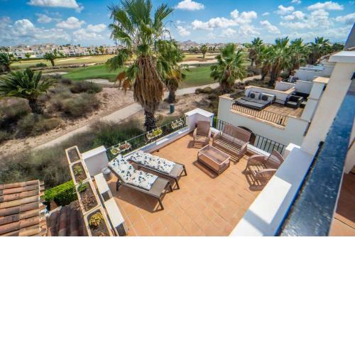 Casa adosada moderna y mejorada en La Torre Resort - LA206LT