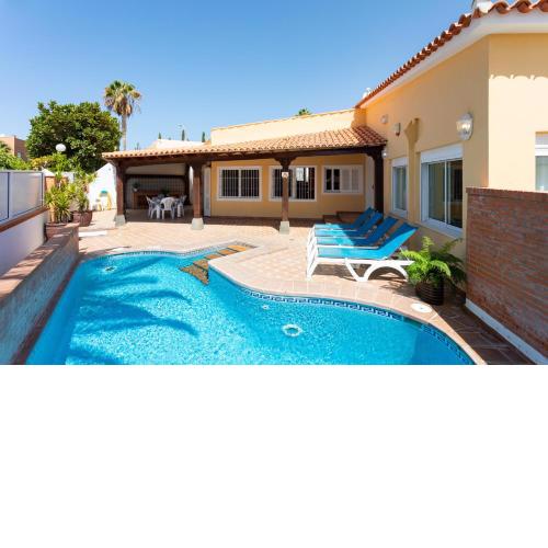 Casa Ajabo with heateable pool