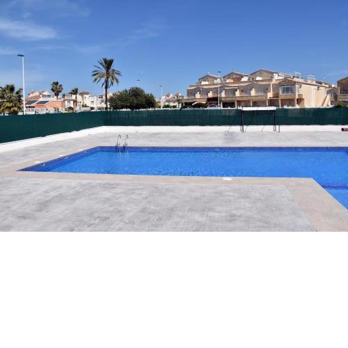 Casa Alex Torrevieja- Holiday House - con piscina comunitaria