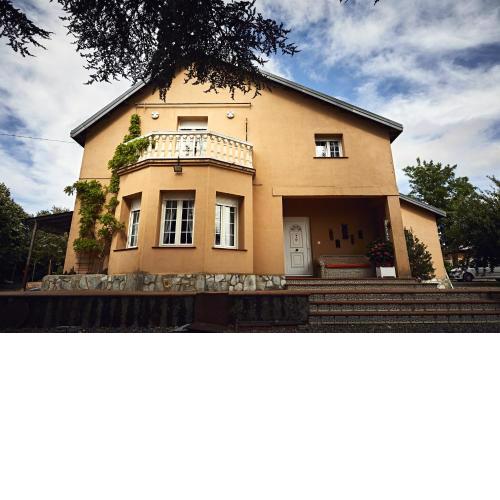 CASA ALTO LOS RENEDOS