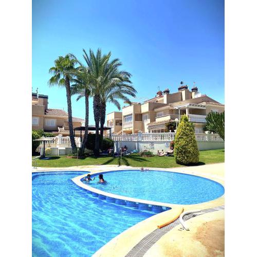 Casa Ana & Peter / Zeniamar