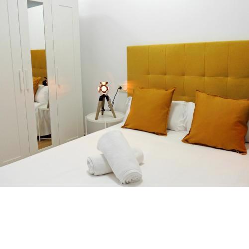 Casa Aurea-Apartamento zona antigua,parking y wifi by DeLabra Apartments