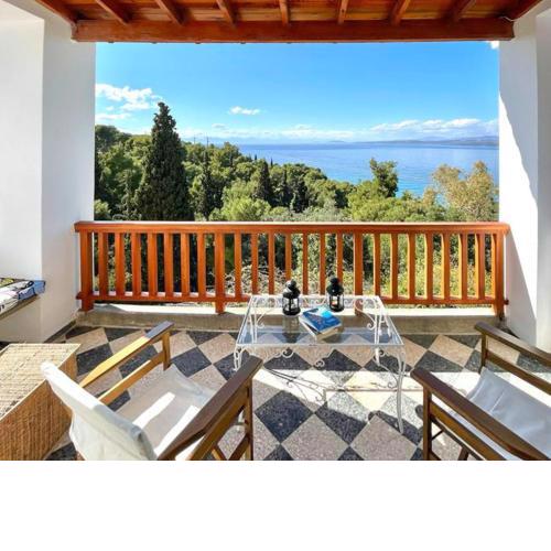 Casa Bianca Elegant 2BR House Near Beach