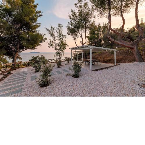 Casa Bloo, Villa Kelyfos