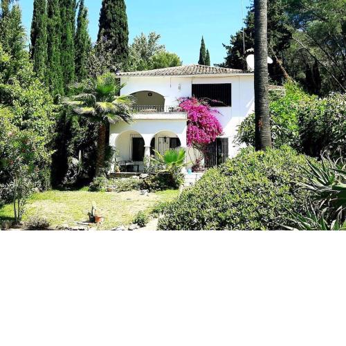 Casa cascada a 8` de Marbella