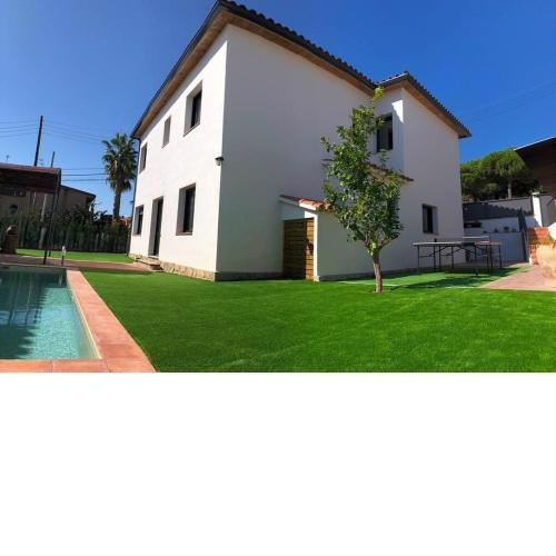 CASA CENTRO DEL PUEBLO CON PISCINA PRIVADA