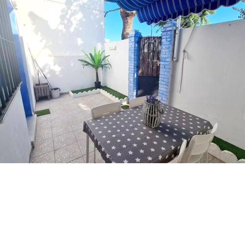 Casa Chiclana con azotea Privada, porche ySolarium