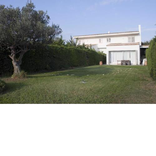Casa con encanto y jardín amplio en Cadaqués