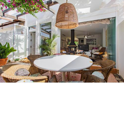 CASA CON ENCANTO
