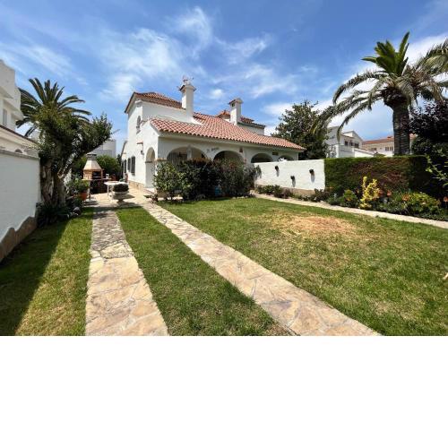Casa con jardín a pocos metros de la playa 112D - INMO22