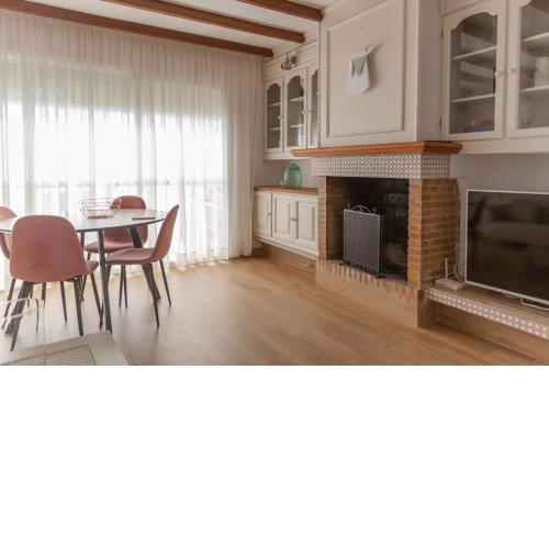Casa con jardín junto a la playa