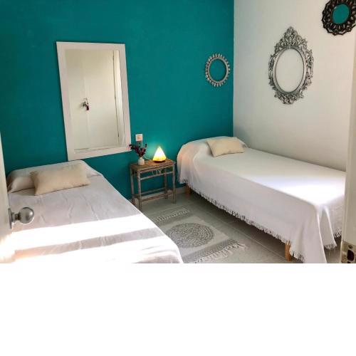 Casa con jardín privado y cerca del mar