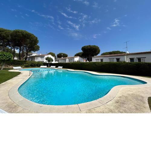 Casa con Jardín y Piscina Comunitaria