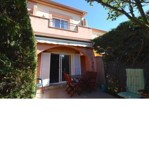 Casa con patio y piscina en L'Estartit Costa Brava