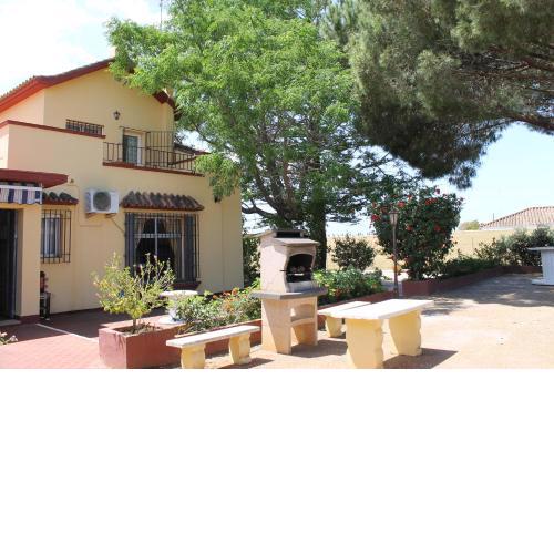 Casa con Piscina Privada y Barbacoa en Chiclana Capacidad hasta doce personas