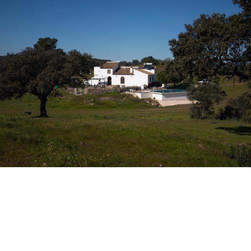 Casa Cortijo en Dehesa Sierra León