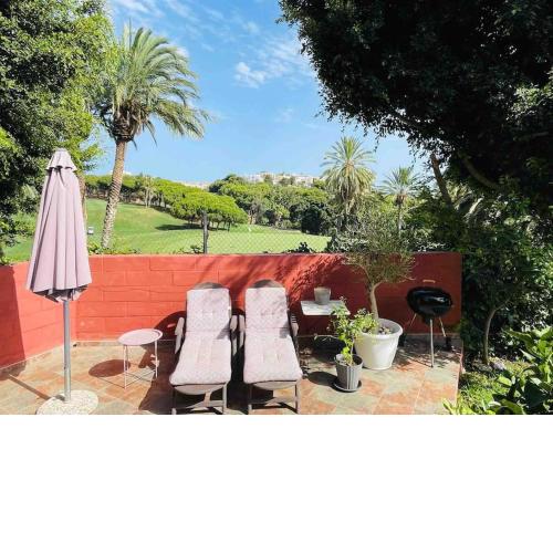 Casa de 3 plantas, con jardín y vistas al golf